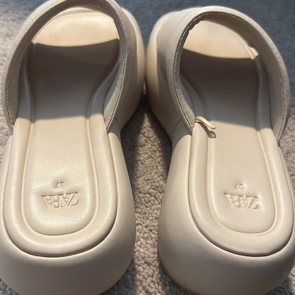 Tan Platform Sandals ZARA - Like New - Picture 2 of 3